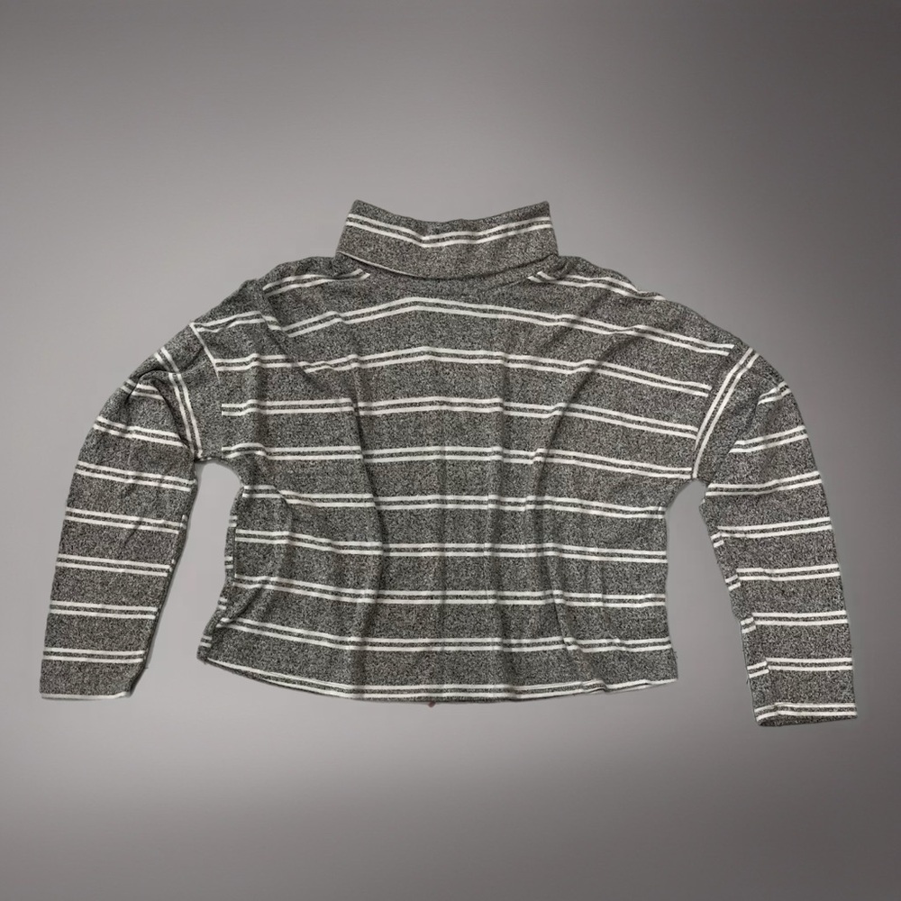 🌬️ Caution To The Wind Turtleneck Top in Gray w/ White Stripes | Women’s Sz Med